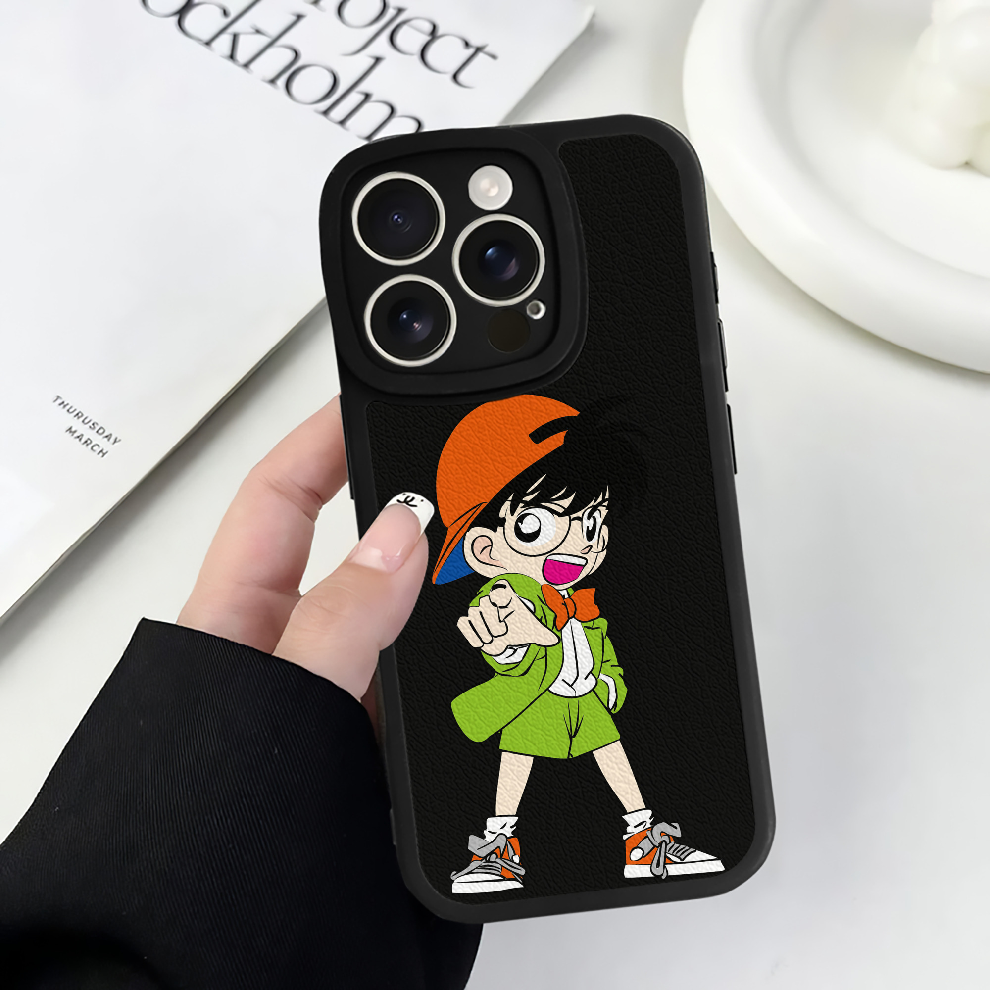 （画像用） 名探偵コナン 江戸川 コナン Detective Conan Conan Edogawa 【iPhone 16シリーズ対応】シリコンスマホケース（レザー調） 材質：シリコン